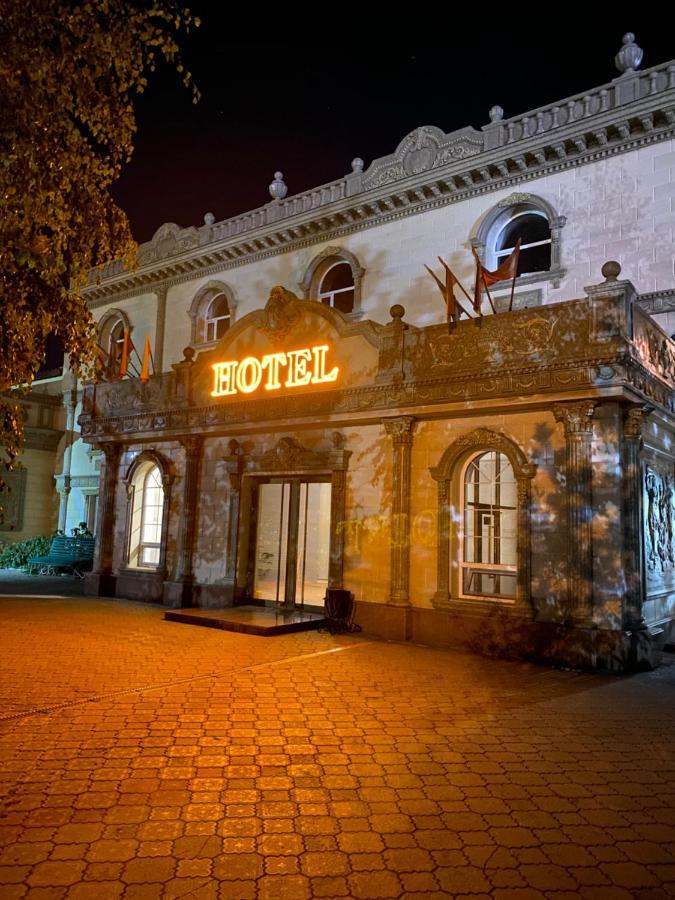 קוסטנאי Hotel Astam מראה חיצוני תמונה